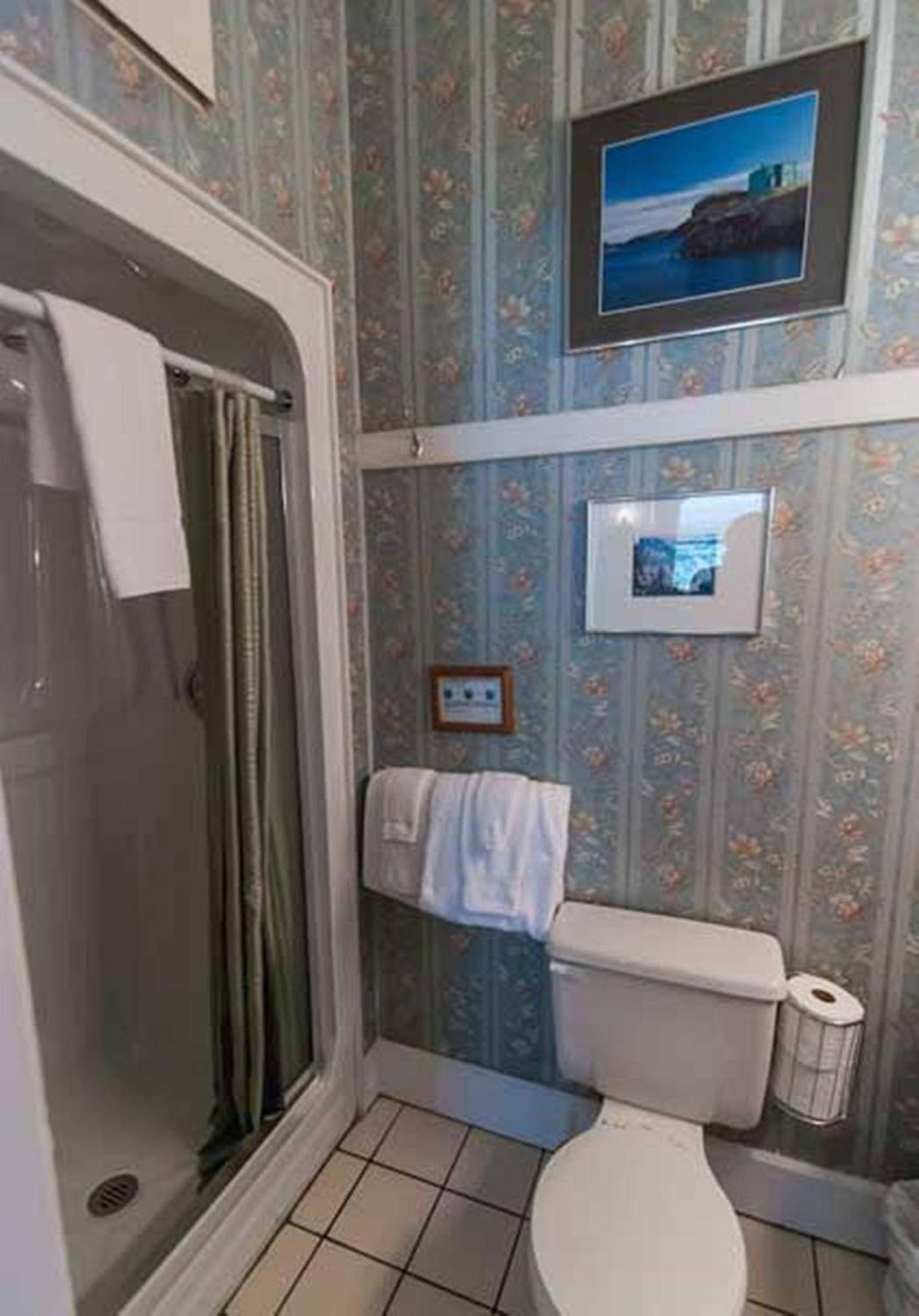 Carriage House Inn เฟรดริกตัน ภายนอก รูปภาพ