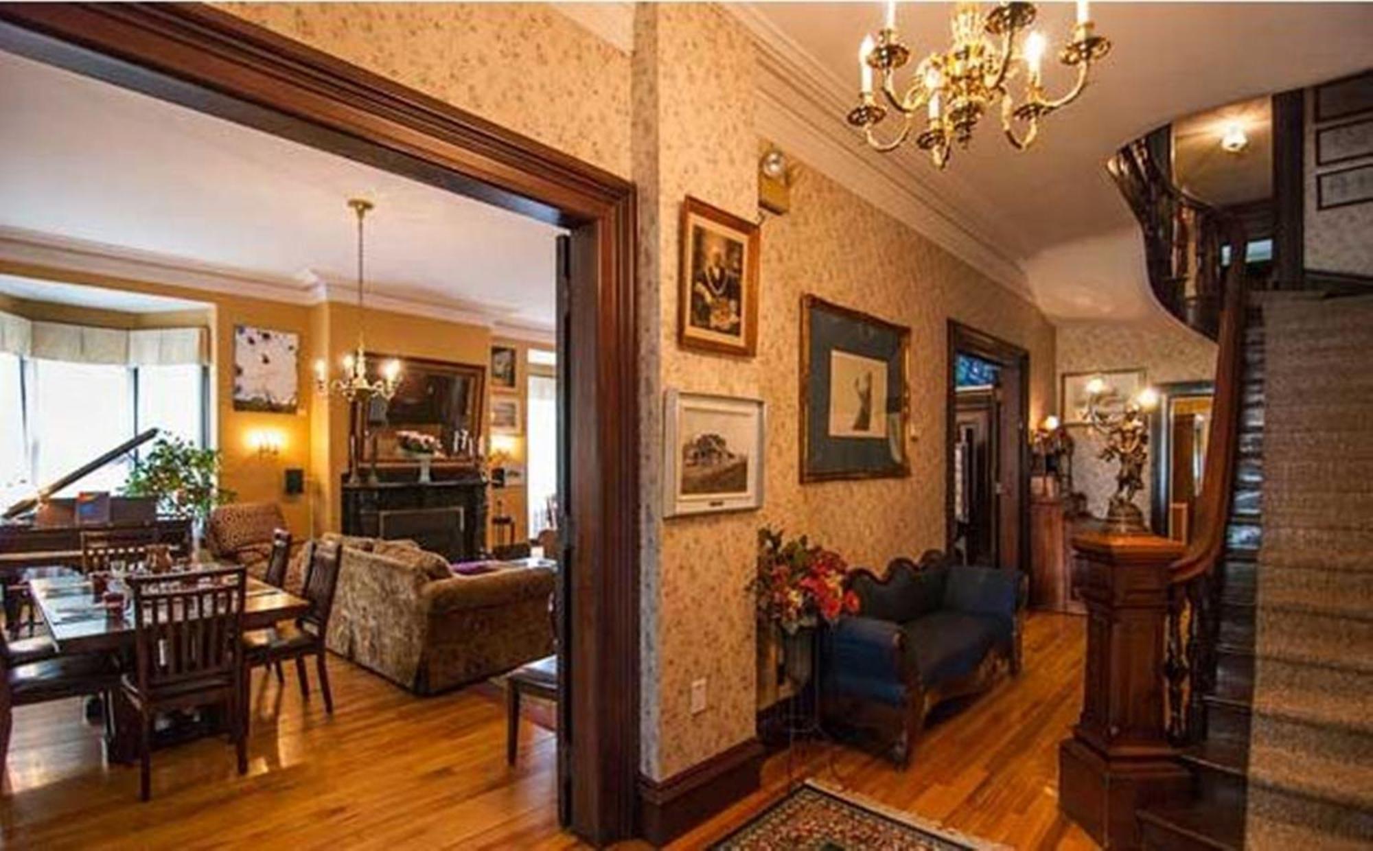 Carriage House Inn เฟรดริกตัน ภายนอก รูปภาพ